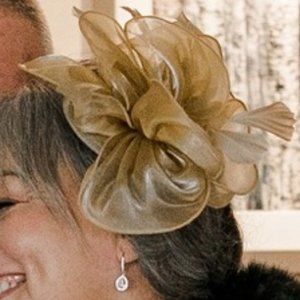 Gold coloured fascinator. Worn once.